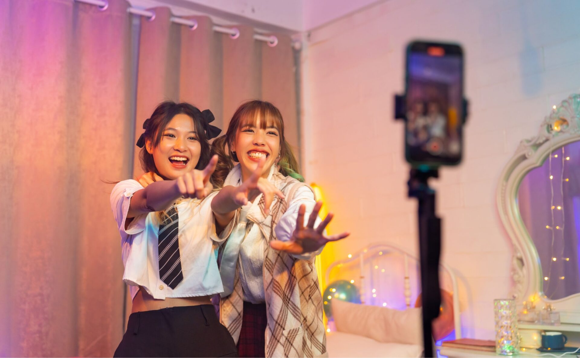 まとめ：CHEERZ LIVE（チアーズライブ）の口コミは賛否別れた。でも特にデメリットもない。